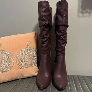 Beautiful Fall Purple Plum CS Boots🍂🍃 9.5